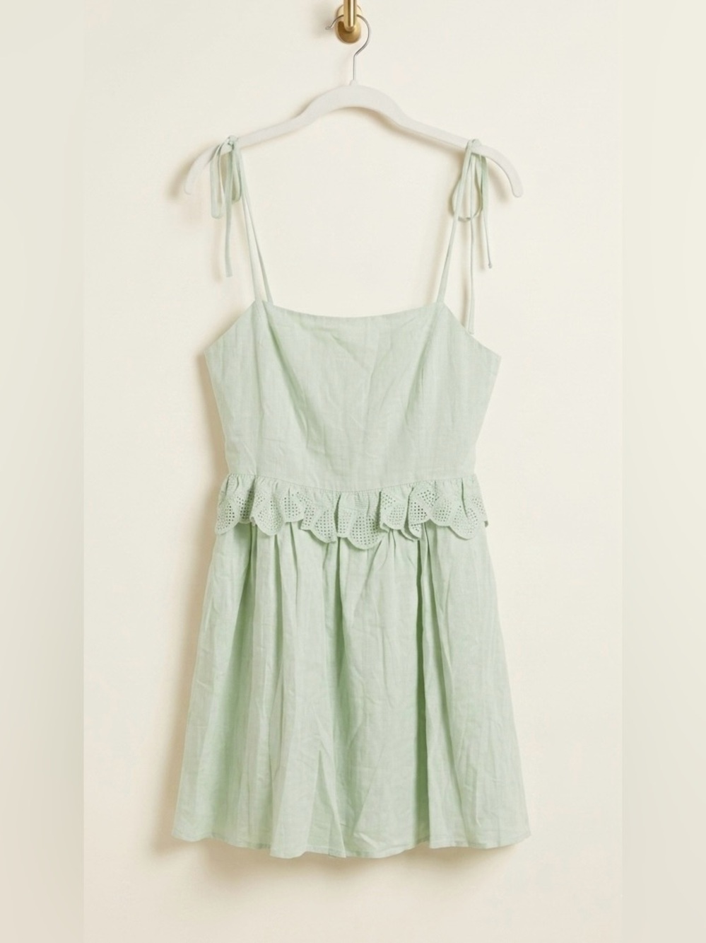 LaLavon Light Green Mini Dress Ruffled Eyelet Lace Women’s size S Boutique